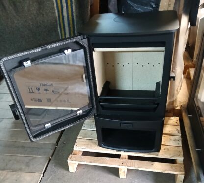 Topper nieuwe Engelse Charnwood Houtkachel Aire 5 met Houtdepot - Afbeelding 4
