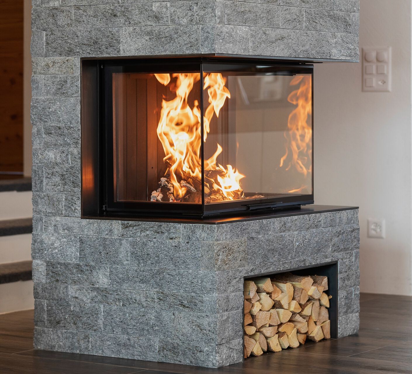 Topper 3-zijdige Zwitserse inbouw houthaard type RIII van Rüegg - Afbeelding 9